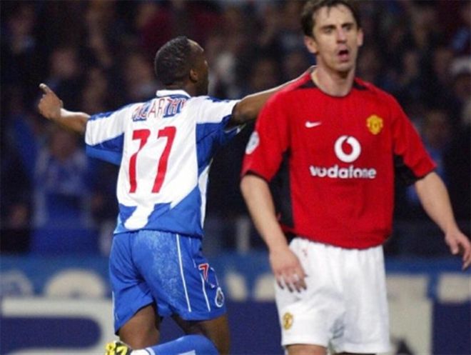 引人注目的 引人注目的