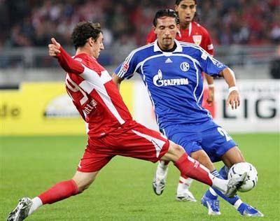 赛中力挽狂 赛中力挽狂